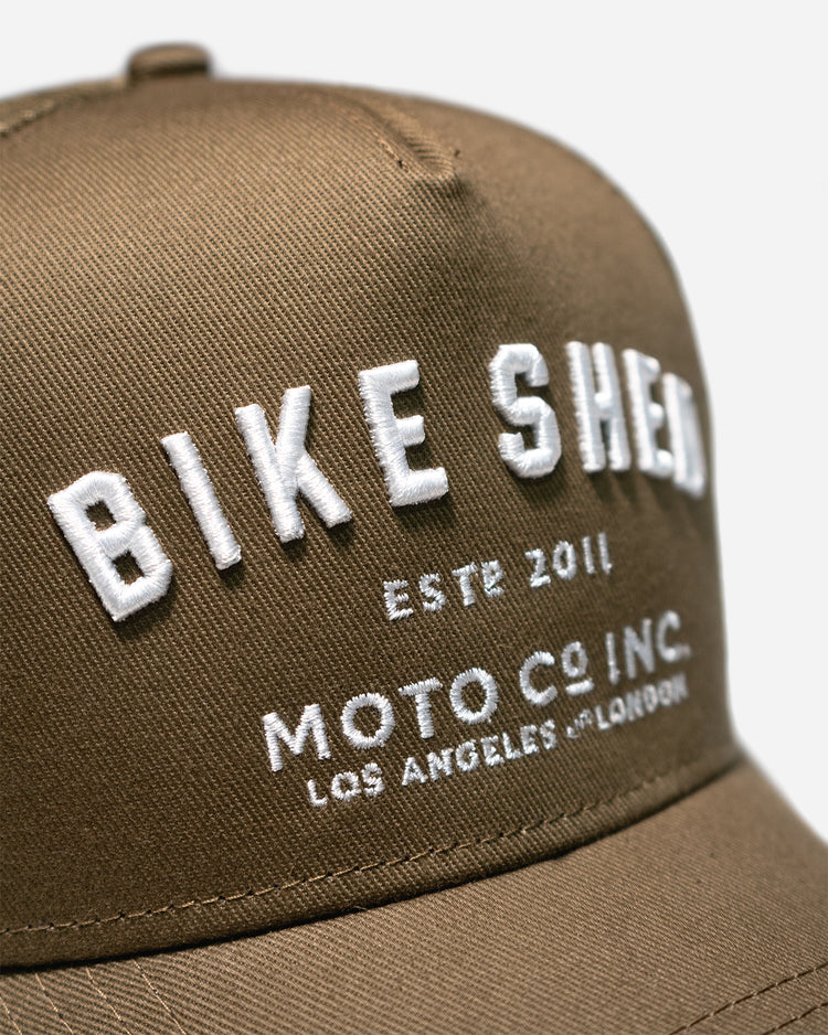 BSMC ESTD. Cap - Khaki, logo close up