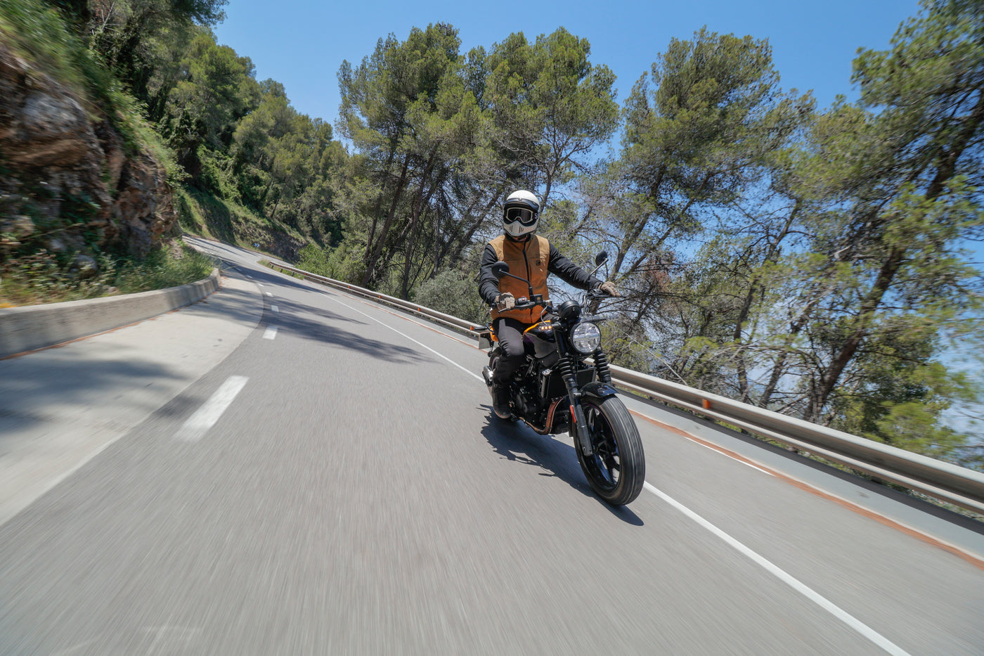 Royal Enfield Guerrilla 450 - First Ride Report
