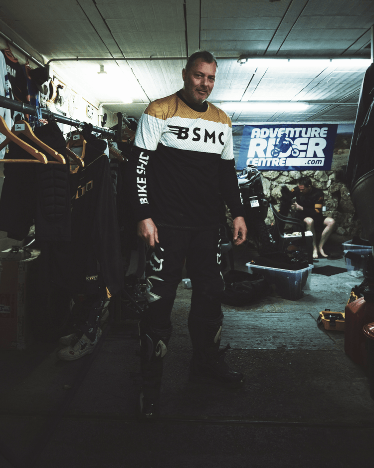 Dan wearing our BSMC Wing Race Jersey - Gold getting ready to ride